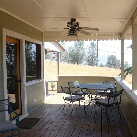 Secluded Yet Close!  Meadow Oak Cabin, Kernville