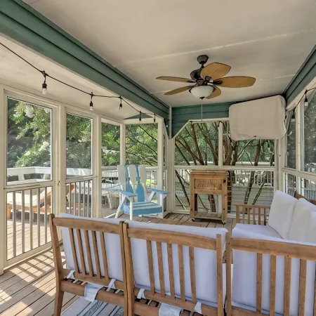 Amazing Spacious & Cozy Lake House on Lake Burton w/ Boat Access! Dog Friendly!