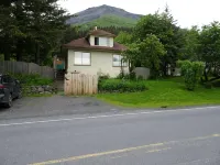 Sleeps 6. Suite - historical home - 무료 와이파이