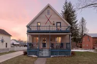 -RARE- In-Village rental! 4-Bedrooms w HOT TUB & AC - 4 tähden