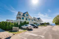 Beachfront Luxury Home-NEW Private Heated Pool, Lake View, Firepit, Game Room - Beach