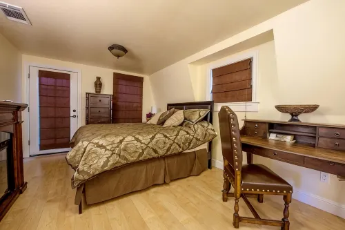 Mankas Barrel Room Cottage located in the hidden gem of Suisun Valley, CA - 3-Star
