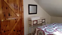 Ferndale BluffHouse --  Farm House sleeps 9; 10 acre former dairy - Wifi