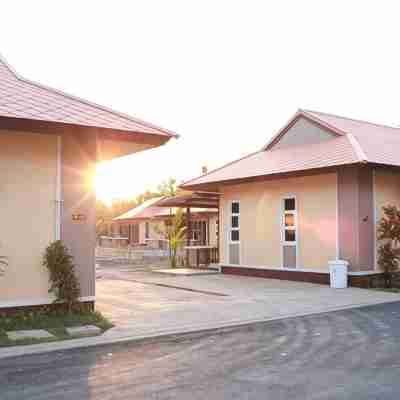 เพื่อนใจรีสอร์ท แอนด์ เรสเตอรองท์ Hotel Exterior