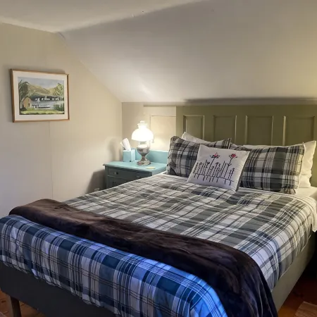Cottage at Taughannock: State Park, Cayuga Lake, Ithaca, & Cornell