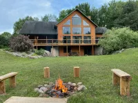 Cozy Log Cabin - Nature Escape - 5 Acres - 4 tähden