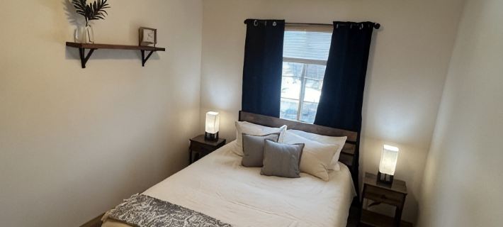 Beautifully furnished 2 bed 1 bath apartment in central location.Sleeps 5 Hotels in Kalispell