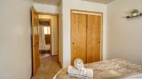 Cozy 5bdrm Haven in the Heart of Gillette 5 Min from Downtown- FREE Pool Passes! - 3 Sao