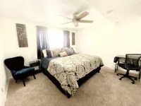 Lovely Basement Suite-2 bedrooms/1 bath with FULL kitchen and laundry!!! - Homestays