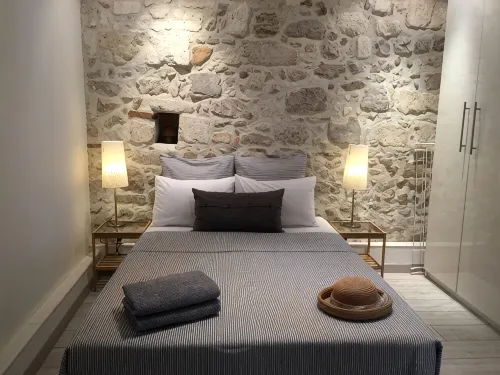 Charming apartment inside the old walls of Avignon - Condos