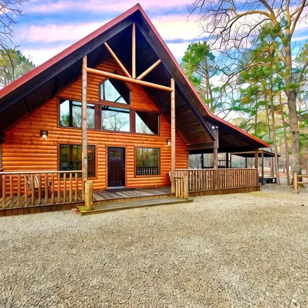 Hot Tub•Pool Table•Playground•Boat Parking• Fire Pit•Sleeps 10•Fun for All Ages!