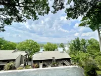 NEW Two Bedroom Lake Getaway! Serene and CLEAN! - 4-Star