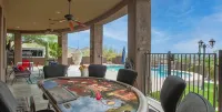 Spacious 4-bedroom house with Mountain View’s, pool and putting green. - 4-Star