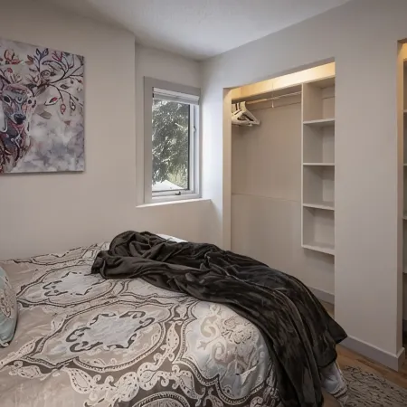 Modern cozy condo located close to ski area and Nordic Center in Breckenridge!