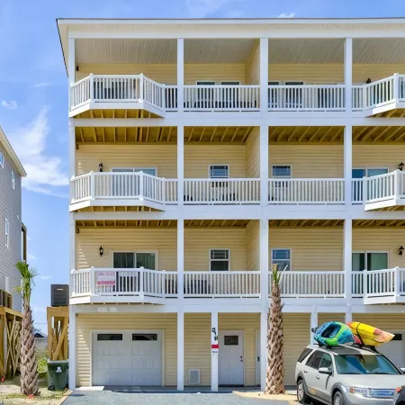 6 Bed 5 Bath Ocean Views, Elevator, 2 masters Suites, & Community Pool