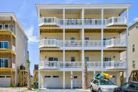 6 Bed 5 Bath Ocean Views, Elevator, 2 masters Suites, & Community Pool - 4-Star