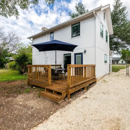 Charming 2-bedrm home in the heart of Liberty Hill