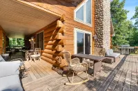 Beautiful Log Home, Lake side. - Boutique