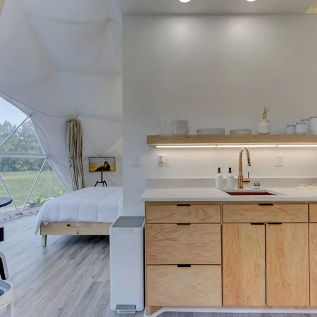Luxury Glamping Dome “Sol” in countryside with hot/tub near Hot Springs