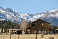 Cozy Two Bedroom Cabin Mountain Getaway! - Chalets