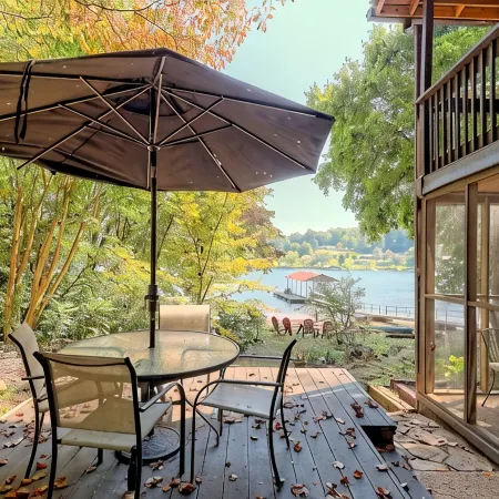 Private Dock, Mountain View, Lake Front, 2 kayaks, 2 SUPs, 1 canoe, Hot tub