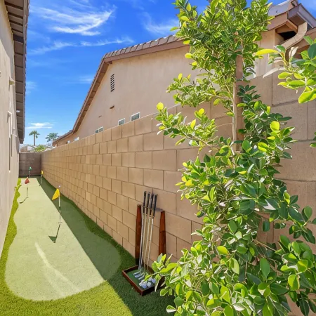 NEW Lush Luxury Living-Heated Pool/Spa Included. Walking distance to Coachella