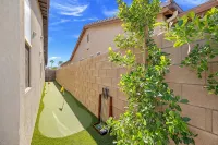 NEW Lush Luxury Living-Heated Pool/Spa Included. Walking distance to Coachella - 4-نجوم