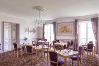 Château de Puy Robert Lascaux - A proximité Grotte de Lascaux - Hôtel Avec Piscine chauffée - Sarlat - WLAN