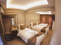 X-NELLYİ Hotel - bar