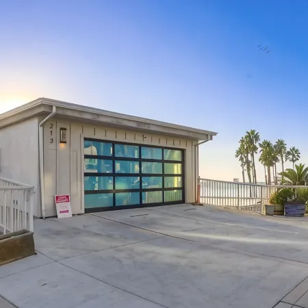 Beachfront Family Dream! On the strand in Oceanside - Pet friendly!