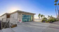 Beachfront Family Dream! On the strand in Oceanside - Pet friendly! - 4-Star