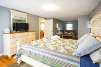 4-bedroom Vacation Home Less Than 1 Mile to Nauset Beach, AC, Fire-Pit - Wifi