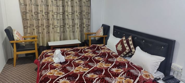 Hotel Neelgagan Hotéis em Ganderbal