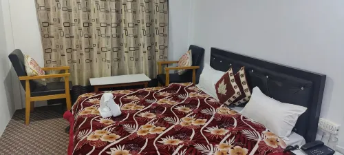 Hotel Neelgagan - 2-Star