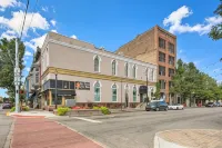 Vintage Apartment in Historic Downtown la Porte! - Wifi