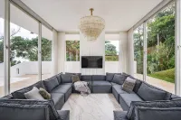 Luxury Home by Buttonscarves Villa at Dago Bandung - 4 stjerner