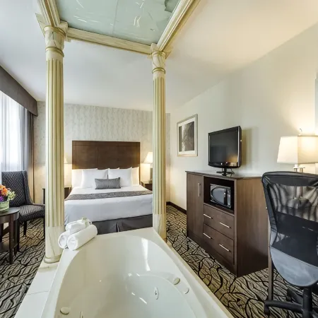 Monte Carlo Inn Oakville Suites