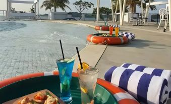 Doulos Phos The Ship Hotel