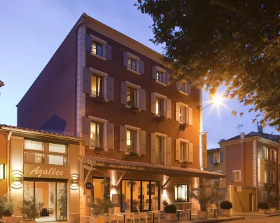 Logis Hôtel Restaurant Azalées Hôtels à : Chanos-Curson