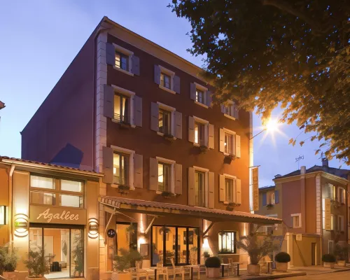 Logis Hôtel Restaurant Azalées Hotels in Saint-Félicien