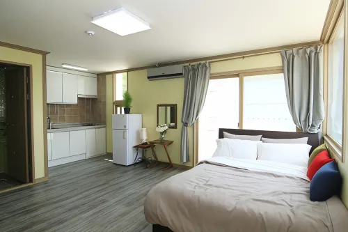 Changwon Santorini Pension