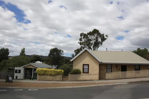 Bridge Cottages Sargeants & Armoury Cottages 1823 - History & Charm Hotels in Sorell