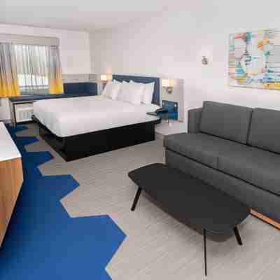 Microtel Inn & Suites by Wyndham Macedon Rooms