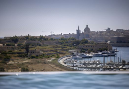 [그랜드 스위트 호텔 외관 사진]