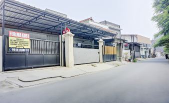 OYO 90304 Cosmo Tanjung Duren