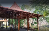 Bina Karya Guesthouse Syariah Hotels in Dlingo