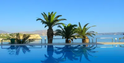 Luxury Seaview Apartment, 60Sec Walk to Beach!