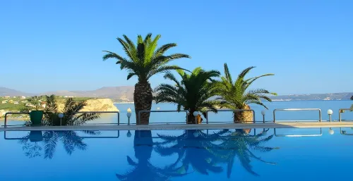 Luxury Seaview Apartment, 60Sec Walk to Beach!