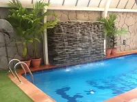 E-Suite Hotel - Swimmingpools