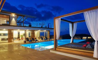 Luxury Villa Crystal Blue